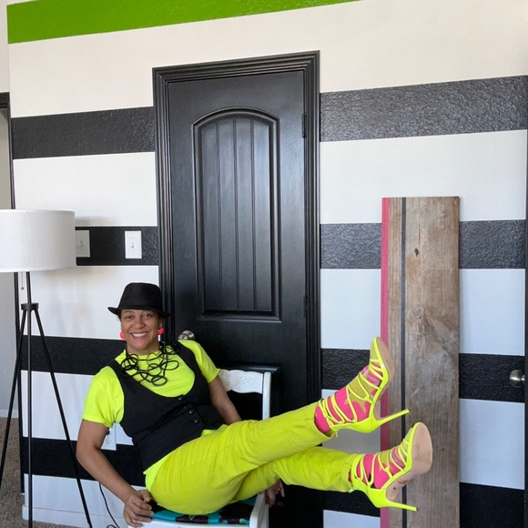 Meet your Posher, Paula Ware - Picture 3 of 3